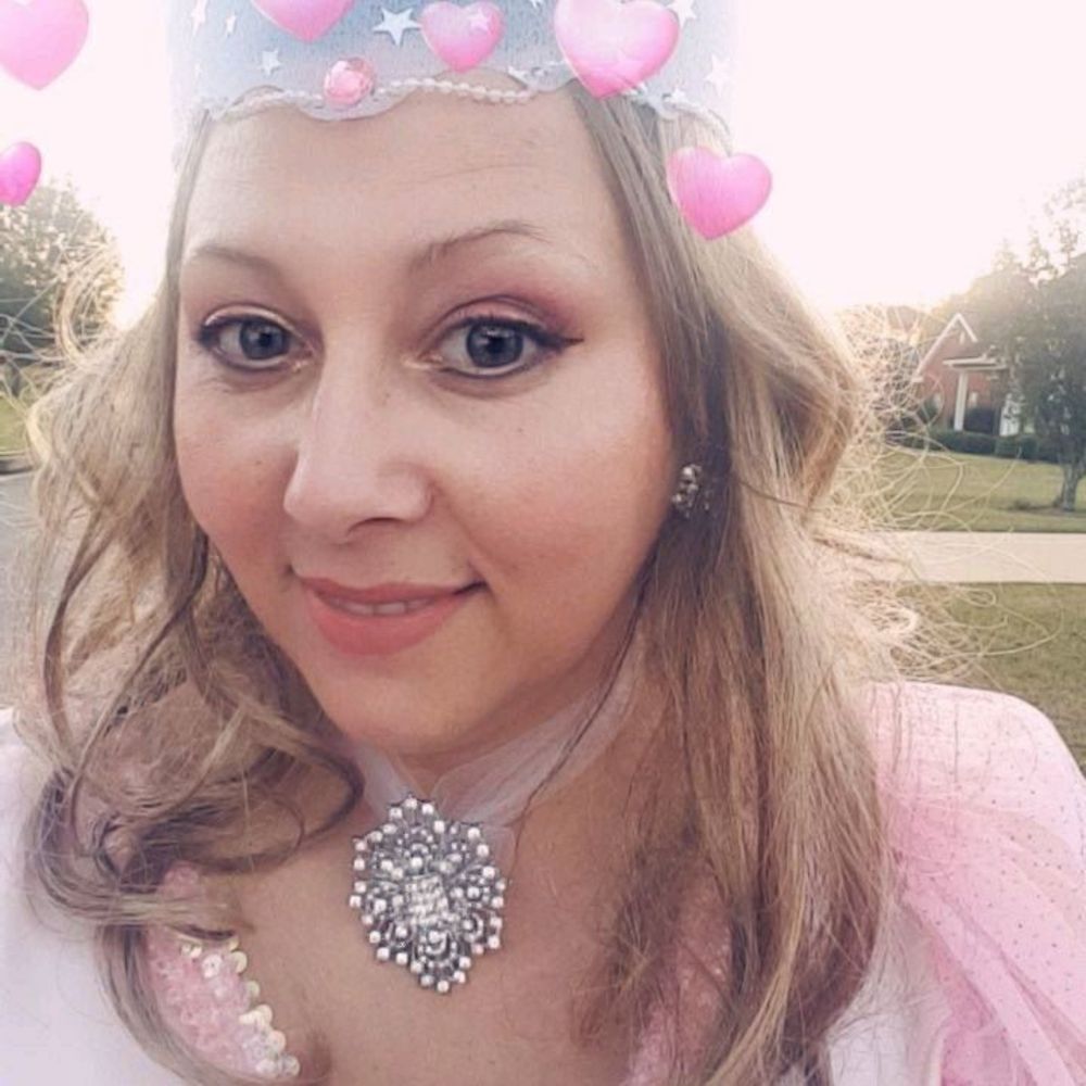 Meet your Posher, Angela